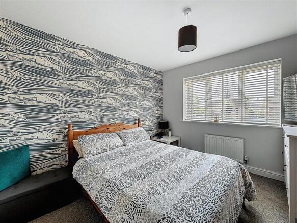 4 bed Semi-Detached for sale Image 10