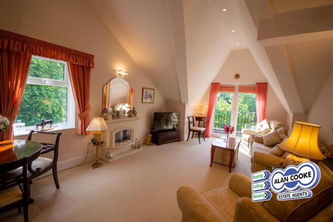 SUPERB LOUNGE