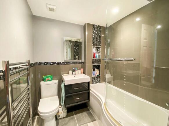 Bathroom.JPG