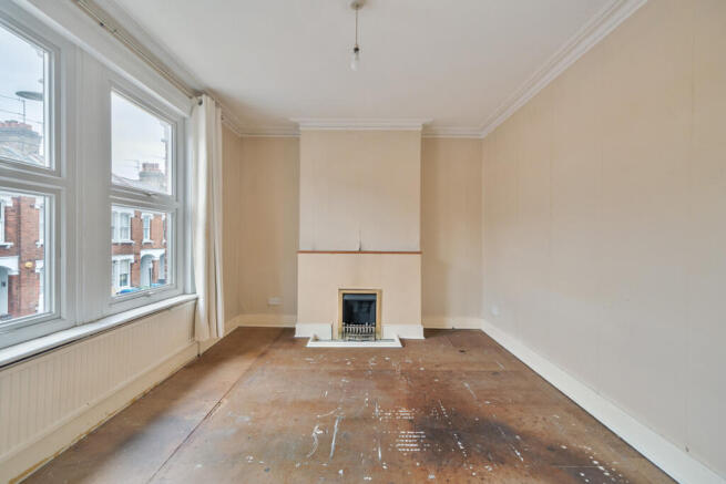 1371414-8-68f25a5...