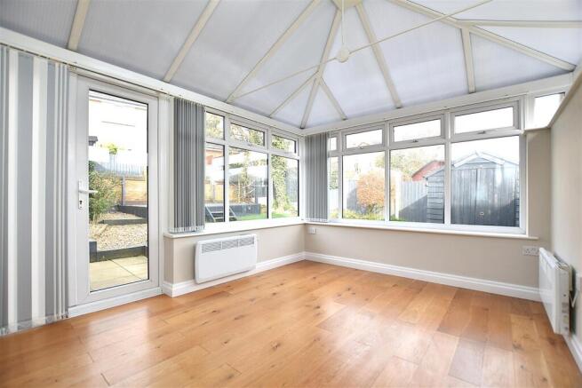 Westminster Rise, Summerhill, Wrexham photo 4
