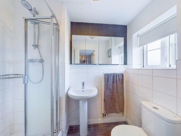 Ensuite to Bed 1