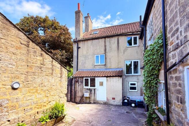 3 bed Semi-Detached for sale Image 11
