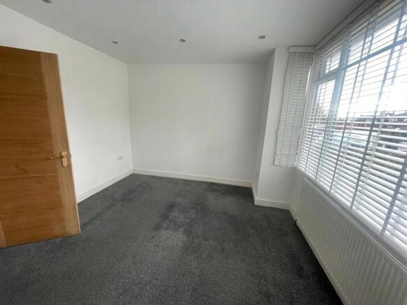 3 bed Semi-Detached to rent Image 5