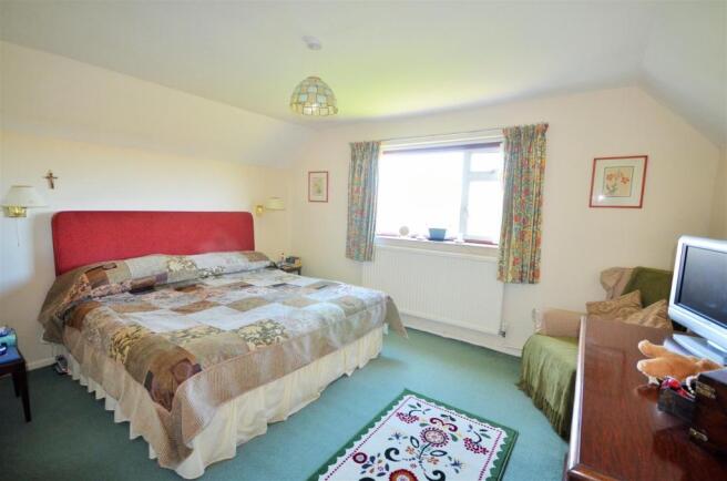 Bedroom 1.JPG