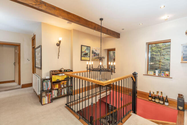 4 bed Semi-Detached for sale Image 12
