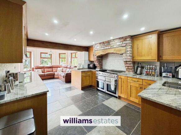 Kitchen / Breakfast Room