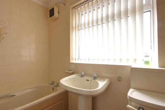 3 bed Semi-Detached for sale Image 9