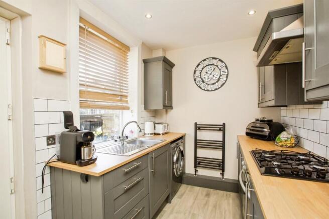 3 bed Terraced for sale Image 5