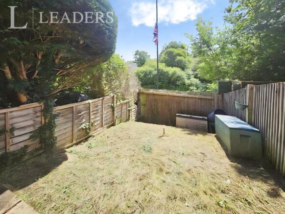 Excalibur Close, Ifield, Crawley photo 4