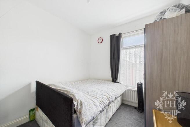 3 bed Terraced for sale Image 11