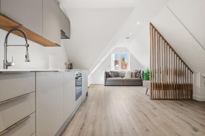 2-bed flat on Ashley Road, Walton-on-Thames, KT12, £385,000