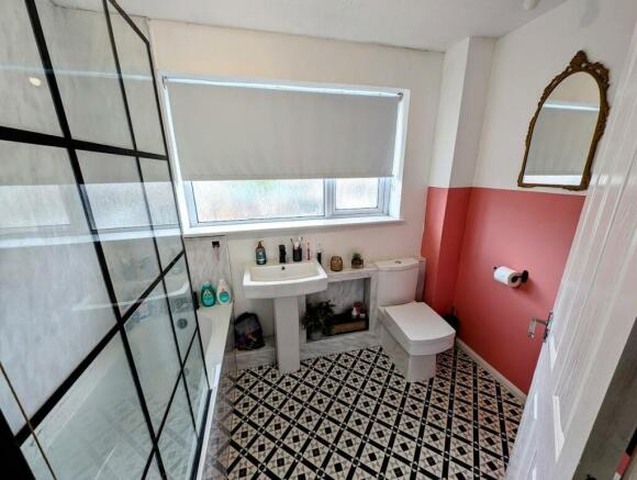 74 Edgeworth bath 1.jpg