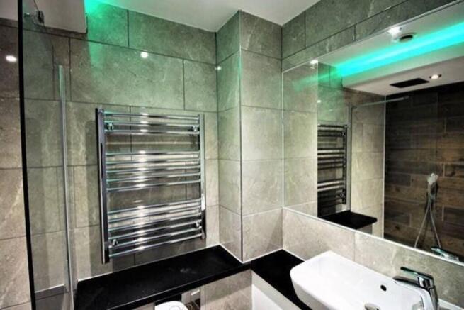 1 bed Apartment to rent Image 11