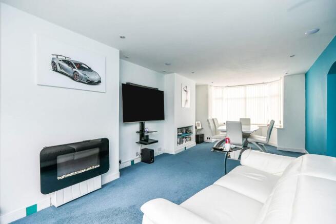 Lounge/Dining Room