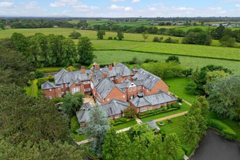 Highgrove, Ancoats Lane, SK9