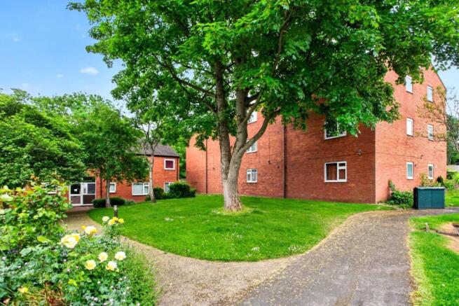 1 bed Flat for sale Image 4