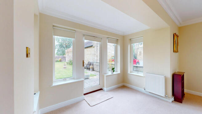 2 bed Apartment to rent Image 7