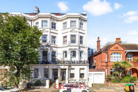 Palmeira Avenue, Hove
