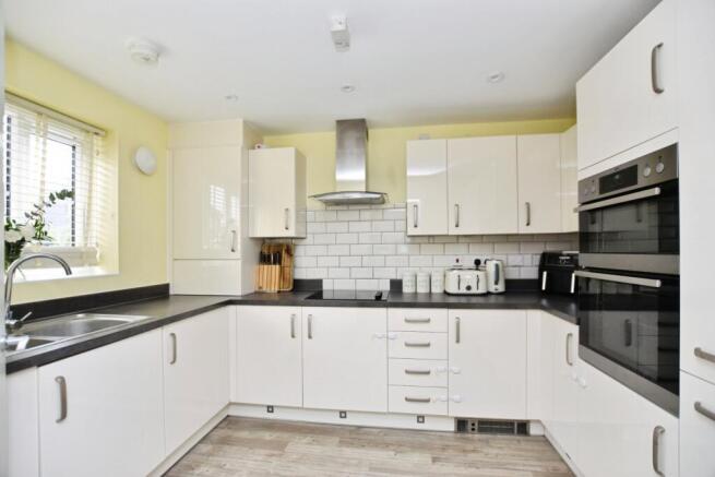 Algar Close, Dunmow, Essex, CM6 photo 4