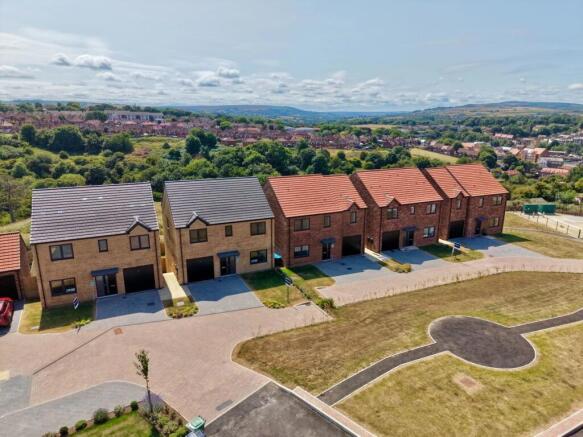 4 bed Detached for sale in whitby