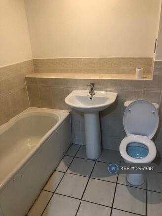 2 bed Flat to rent Image 6