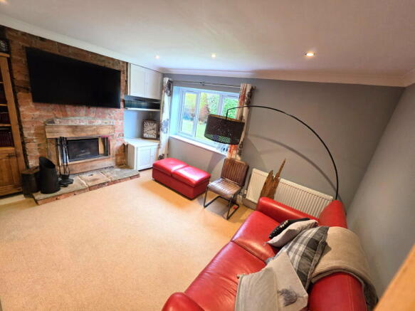 5 bed Detached for sale Image 5