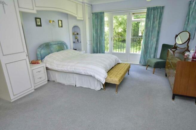 A BEDROOM 1.JPG