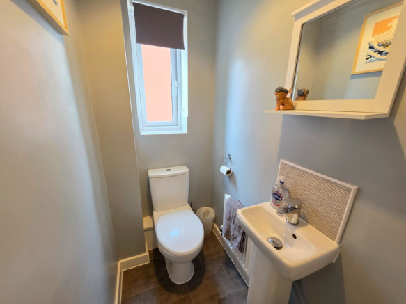 3 bed Semi-Detached for sale Image 12