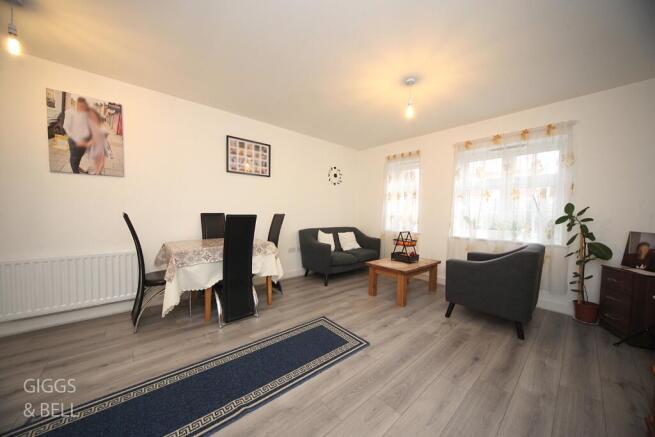 Armstrong Road, Luton, Bedfordshire, LU2 0FU photo 4