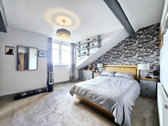 2 bed Flat for sale Image 8