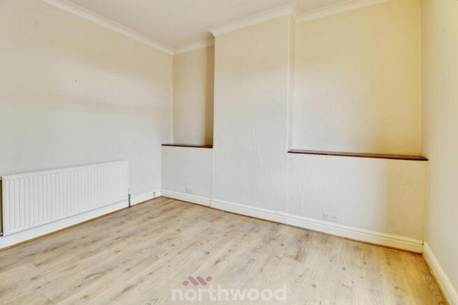 2 bed Terraced to rent Image 4