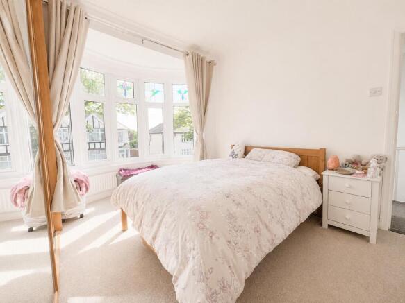 4 bed Semi-Detached for sale Image 9