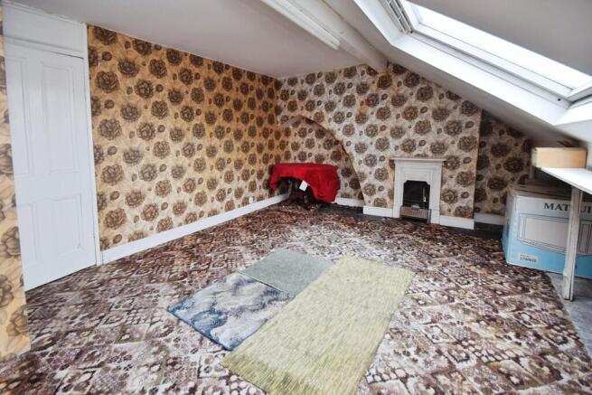 5 bed Semi-Detached for sale Image 7