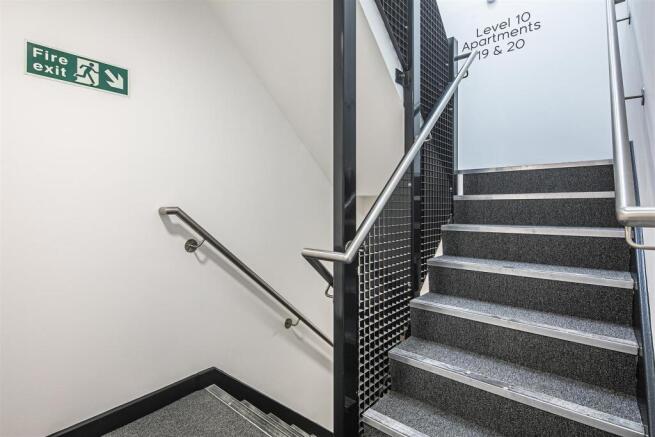 3 bed Apartment to rent Image 9