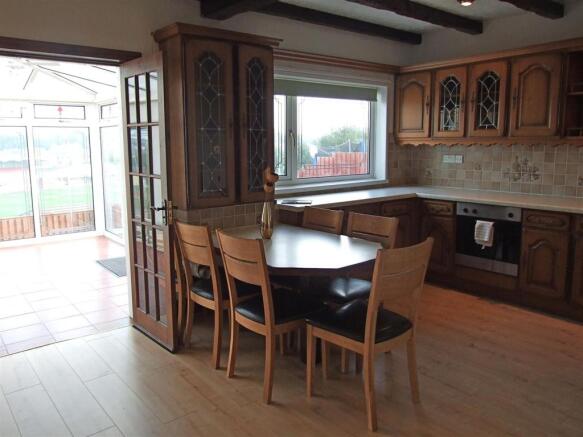 KITCHEN/DINER-PHOTO 