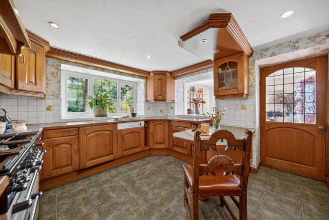 3 bed Detached for sale Image 4