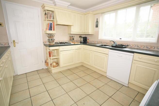 Kitchen.JPG