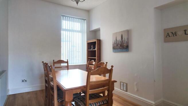 Lounge/Dining Room