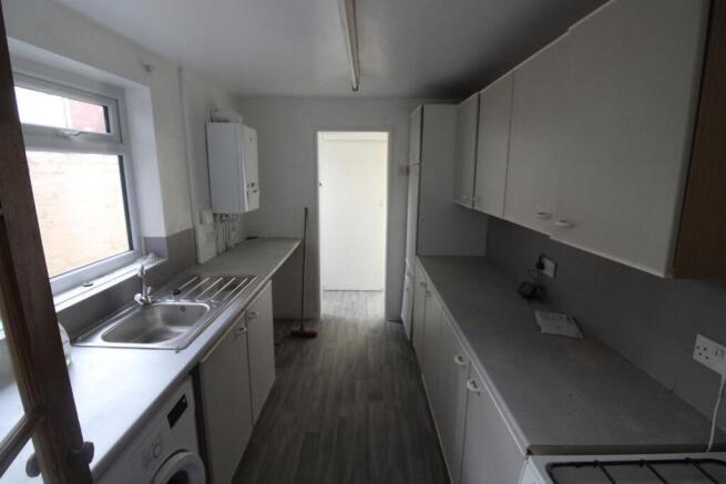 2 bed Terraced to rent Image 4