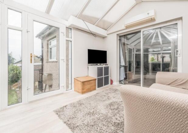 4 bed Semi-Detached for sale Image 9
