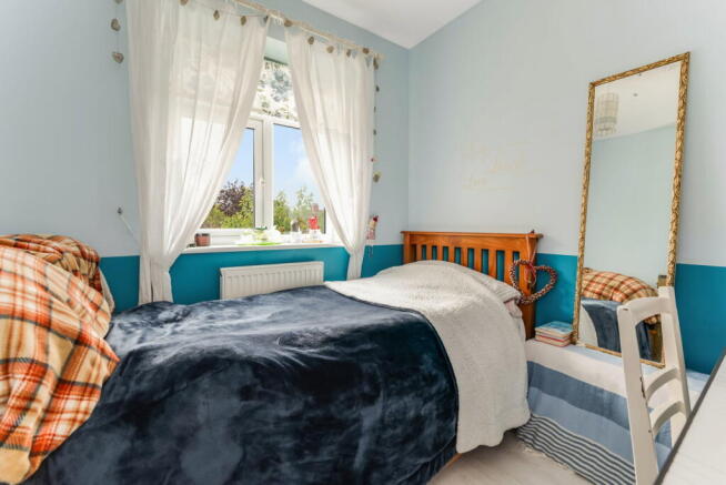 4 bed Semi-Detached for sale Image 11