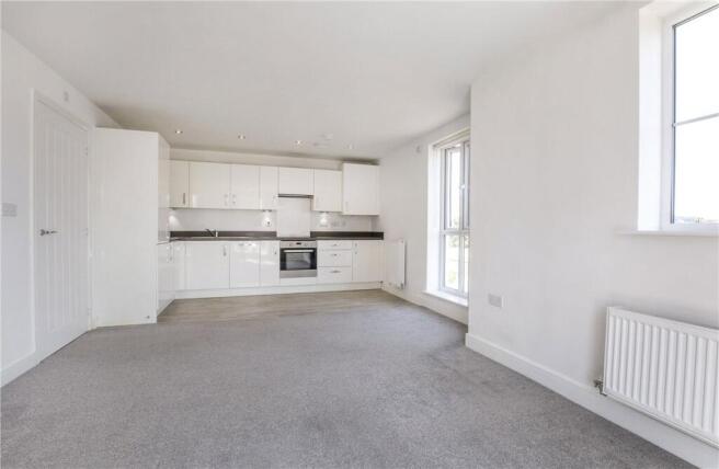 2 bed Apartment to rent Image 5