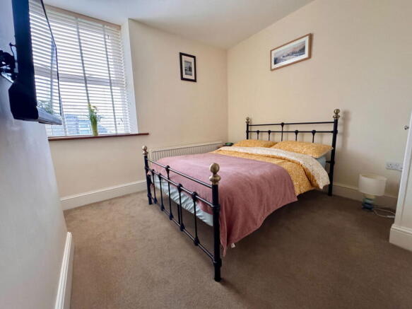 3 bed Town House for sale Image 6