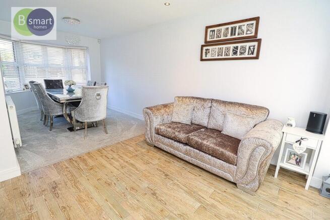 4 bed Detached for sale Image 8