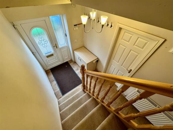 5 bed Detached for sale Image 5