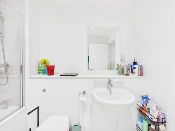 1 bed Flat to rent Image 4