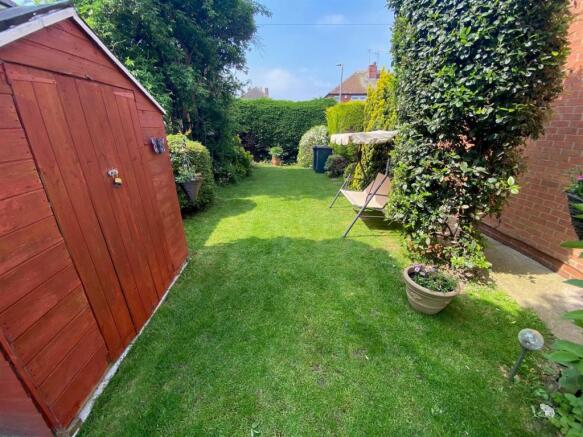 SIDE GARDEN