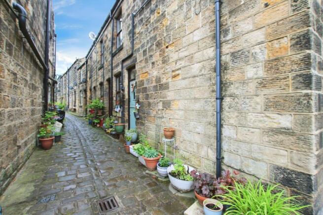 1 bed Terraced to rent Image 10