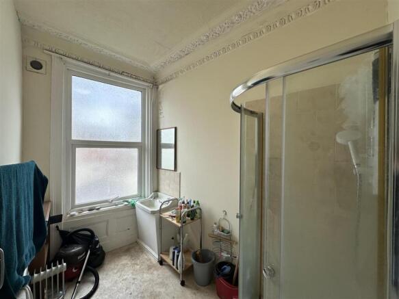 8 bed House of Multiple Occupation for sale Image 9